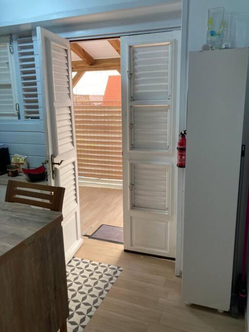 Agreable Logement, Bien Situe Schoelcher Luaran gambar